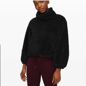 Lululemon MEDIUM/LARGE Warmth Restore sherpa black pocketed pullover